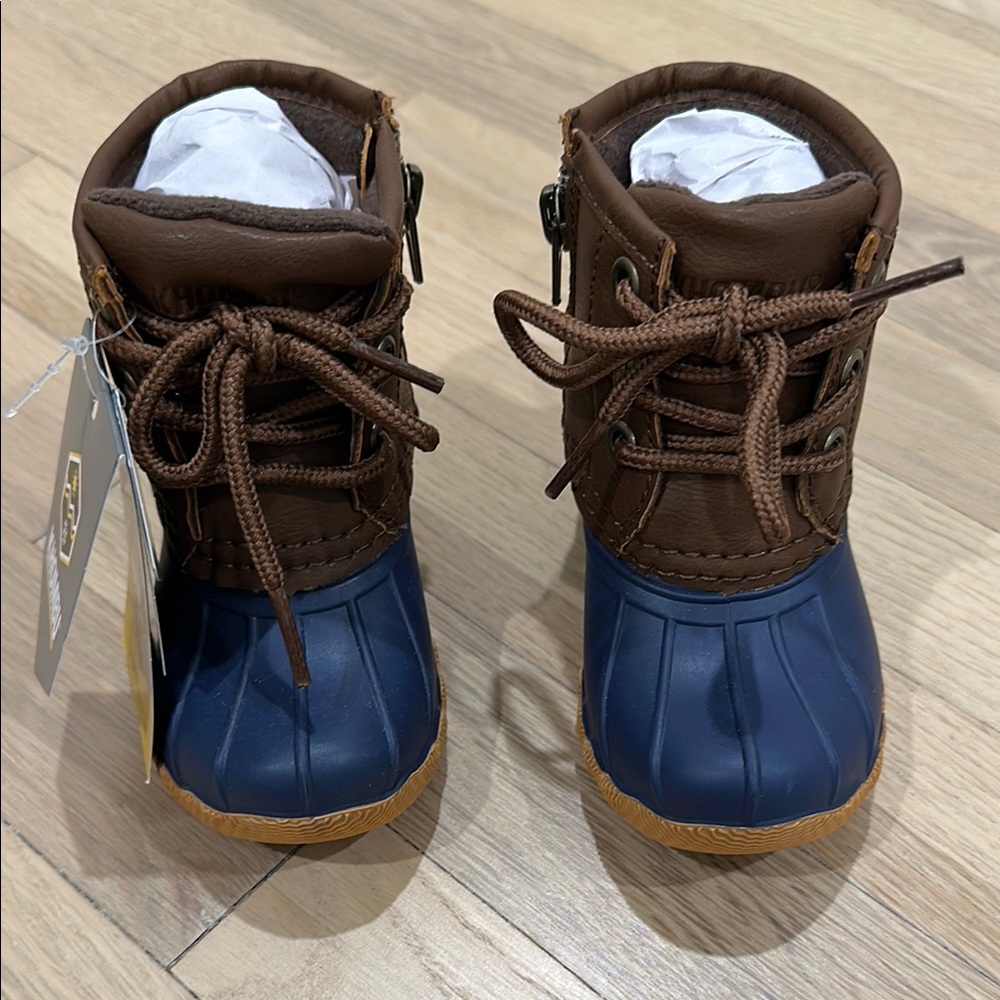 Khombu Brown and Blue Boots with Classic Design